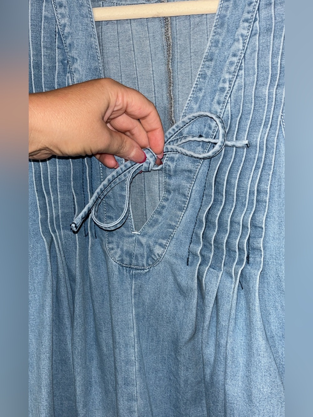 Veveret Light Wash Denim Short Romper - Light Blue - Picture 3 of 7
